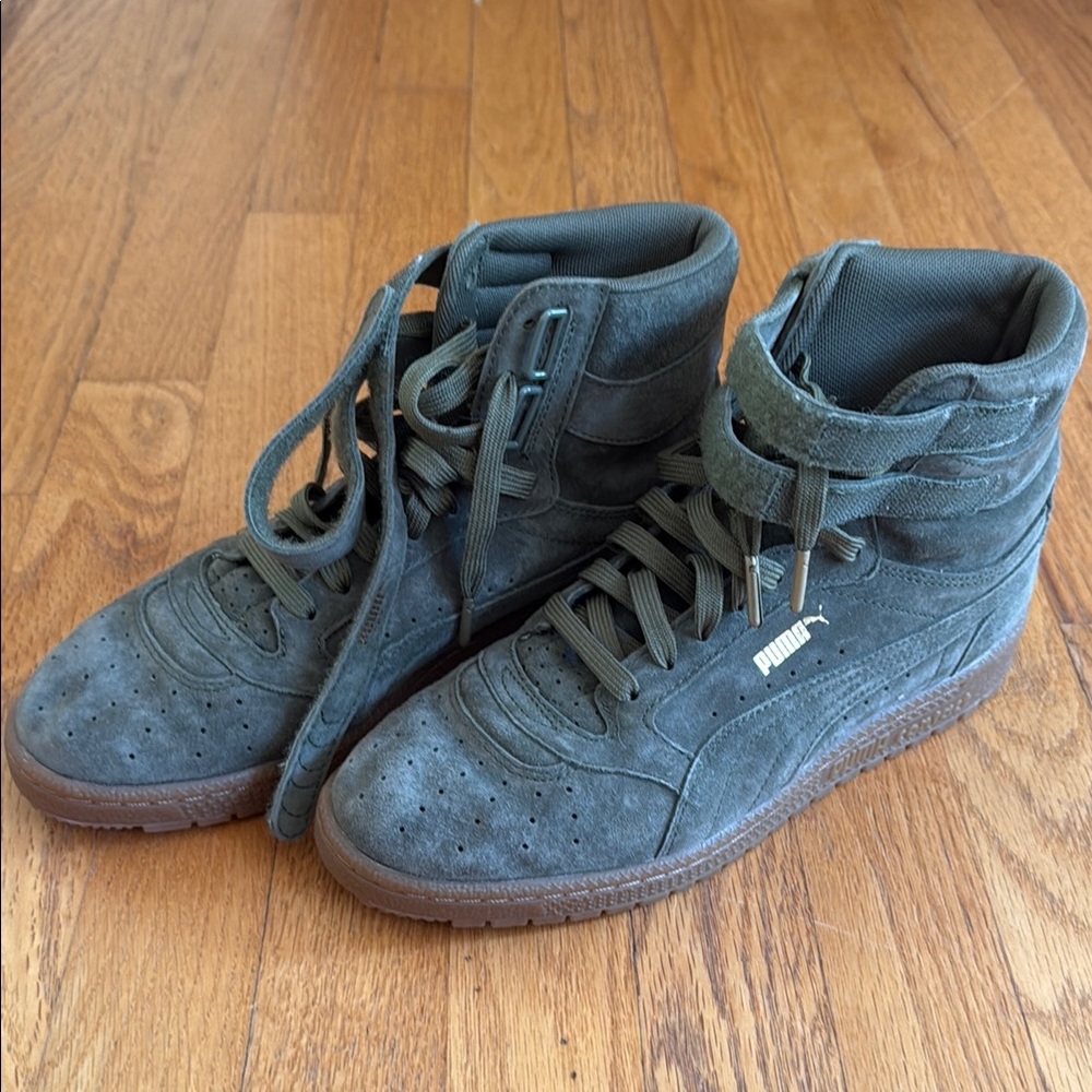 Puma Suede High-Tops in Dark Green, size 9